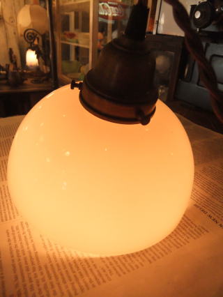 日本製　１９３０ｓ大正ロマンアンティーク照明 ビンテージペンダントライト　ミルクガラス　ランプ 写真４枚目