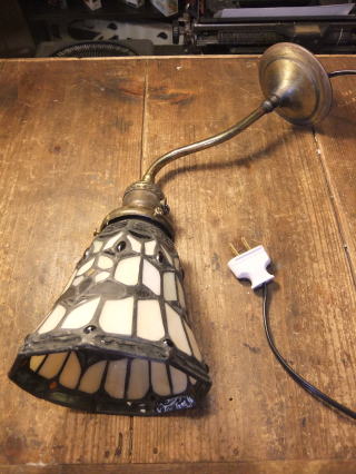  ステンドグラスブラケット　アンティーク照明　ランプ　ライト　トレモロ